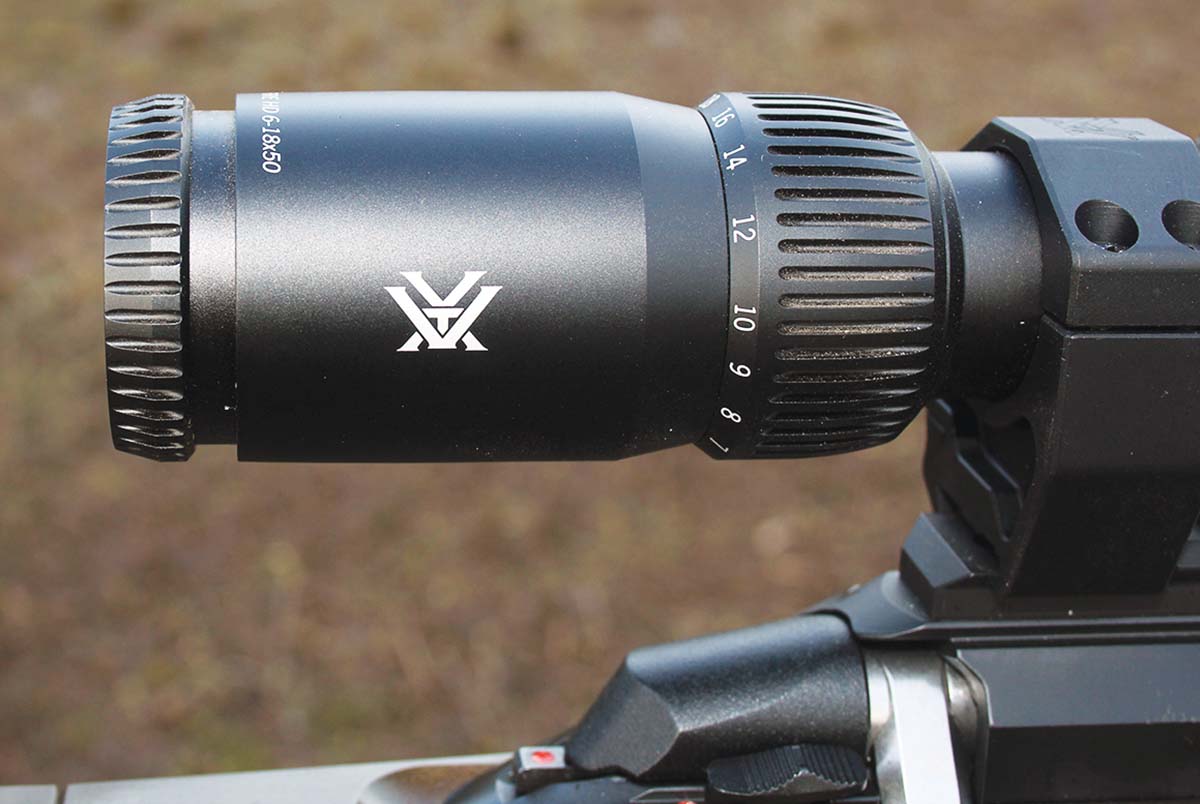 The ocular lens is generously sized to make  enjoying edge-to-edge views easy and less  critical. This translates to faster target acquisition.